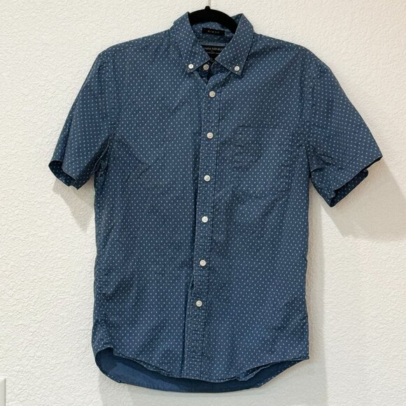 Banana Republic Slim Fit Stretch Soft-Wash Blue Button Down Short Sleeve Shirt - Picture 1 of 3